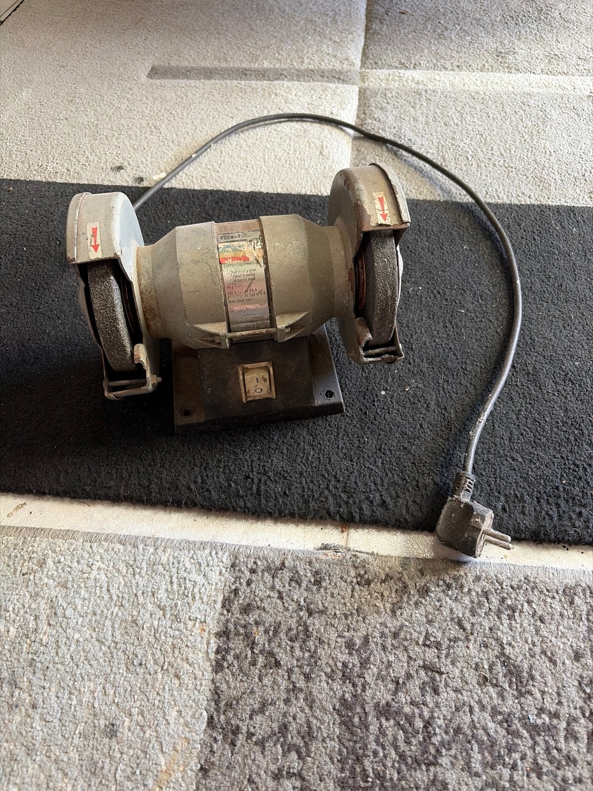 Gebruikte Werkbankslijpmachine - Goede Staat, Ophalen, Gebruikt, Minder dan 700 watt, Werkbankslijpmachine