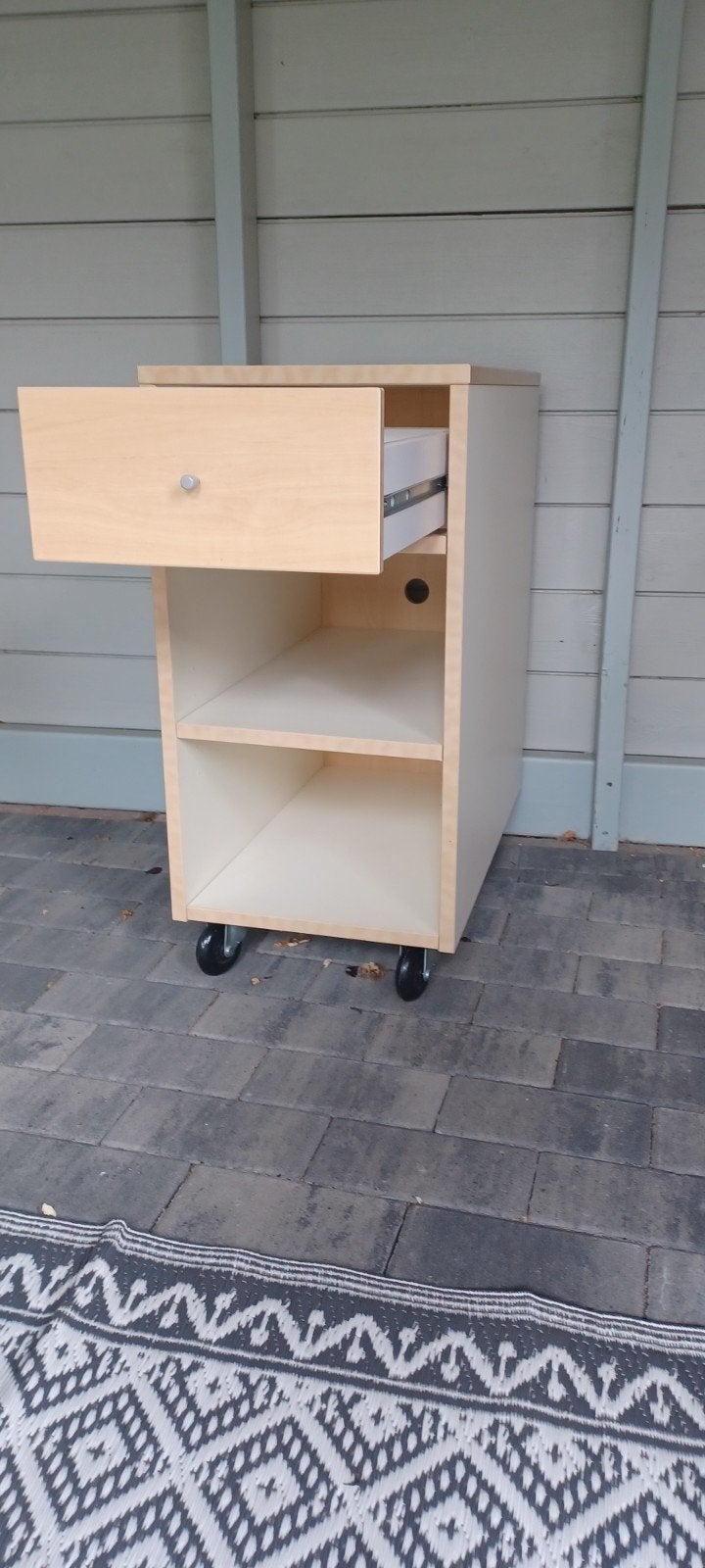 2 bureaukastjes op wielen - Gratis af te halen, Met plank(en), Minder dan 50 cm, Gebruikt, Ophalen of Verzenden
