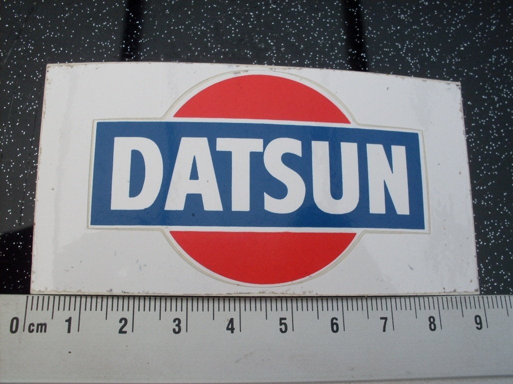 sticker Datsun logo, Verzenden, Zo goed als nieuw, Auto of Motor