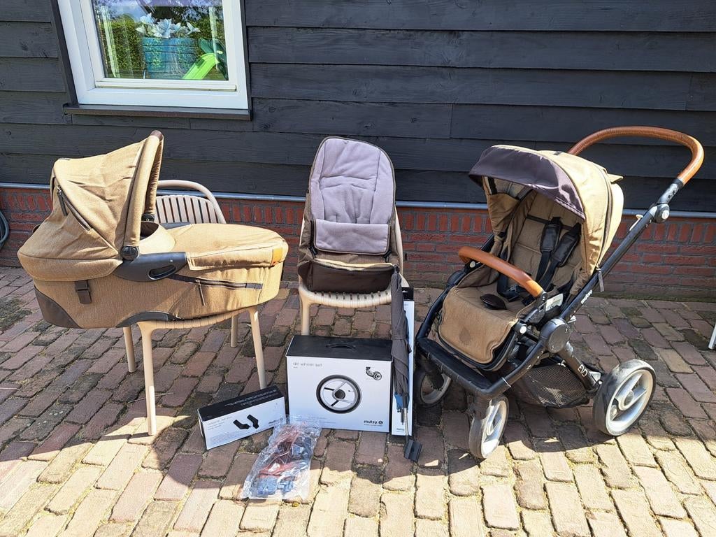 Mutsy Evo complete kinderwagen set industrial olive, Kinderen en Baby's, Ophalen, Gebruikt, Mutsy, Verstelbare duwstang