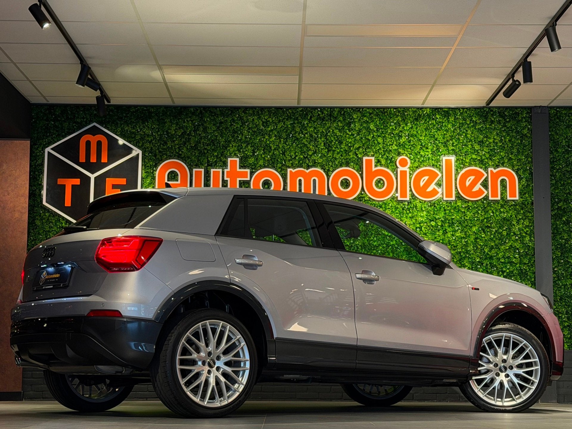 Audi Q2 35 TFSI 150 PK |ACC|CAMERA|NIEUWSTAAT|LED|GARANTIE, Auto's, Dealer onderhouden, 4 cilinders, Bedrijf, 1265 kg