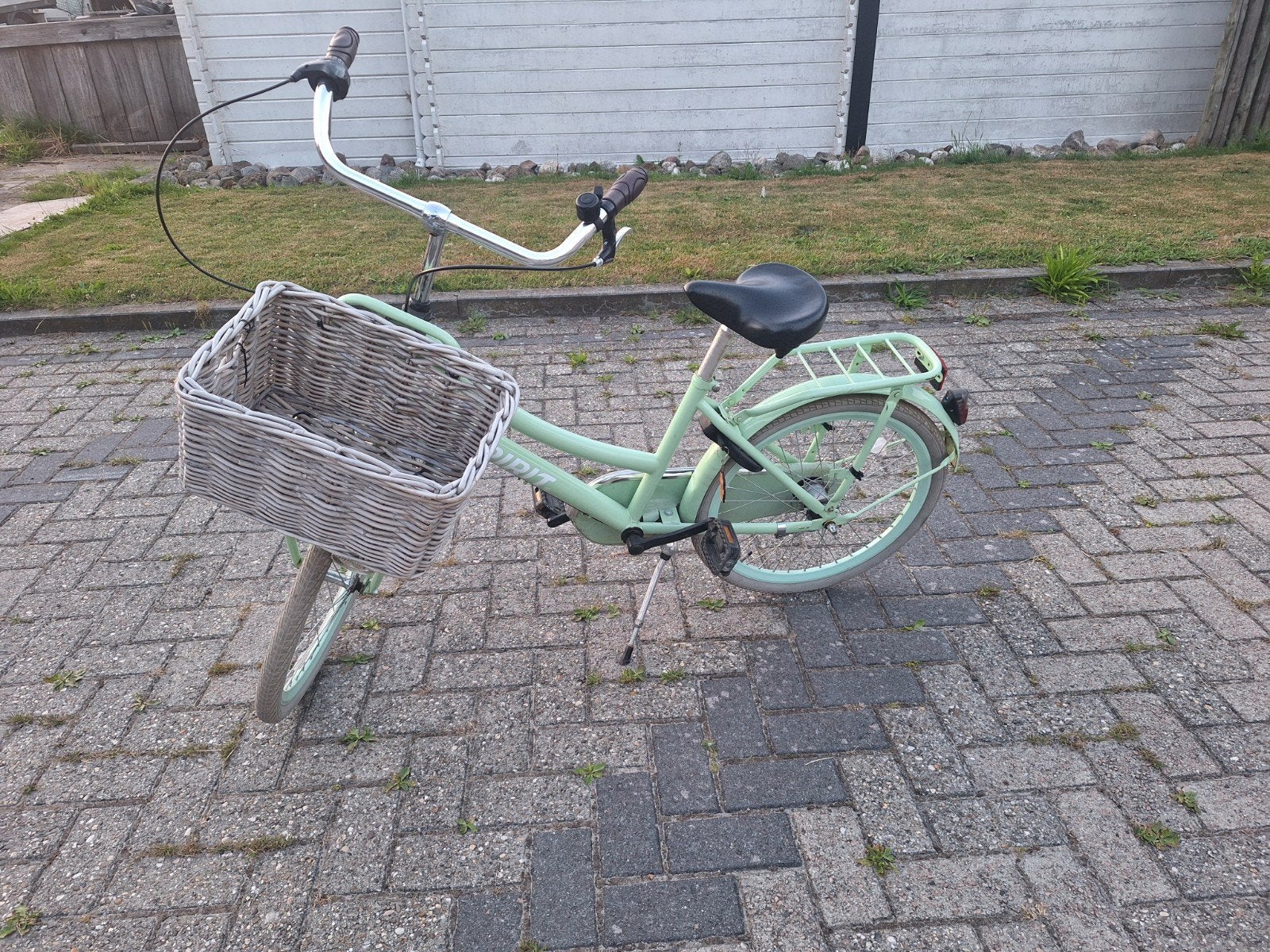 Mintgroene 22 inch meisjesfiets met mand en versnellingen, Overige merken, Terugtraprem, Gebruikt, Versnellingen