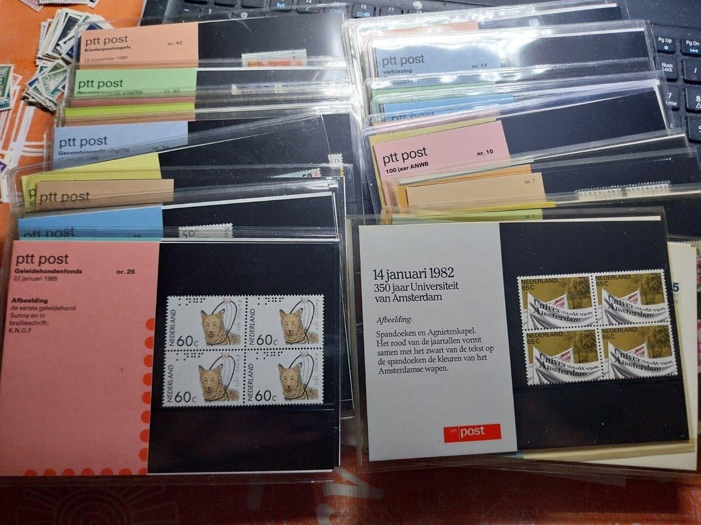 PTT postzegelmapjes 80 stuks, Postzegels en Munten, Verzenden, Na 1940, Postfris