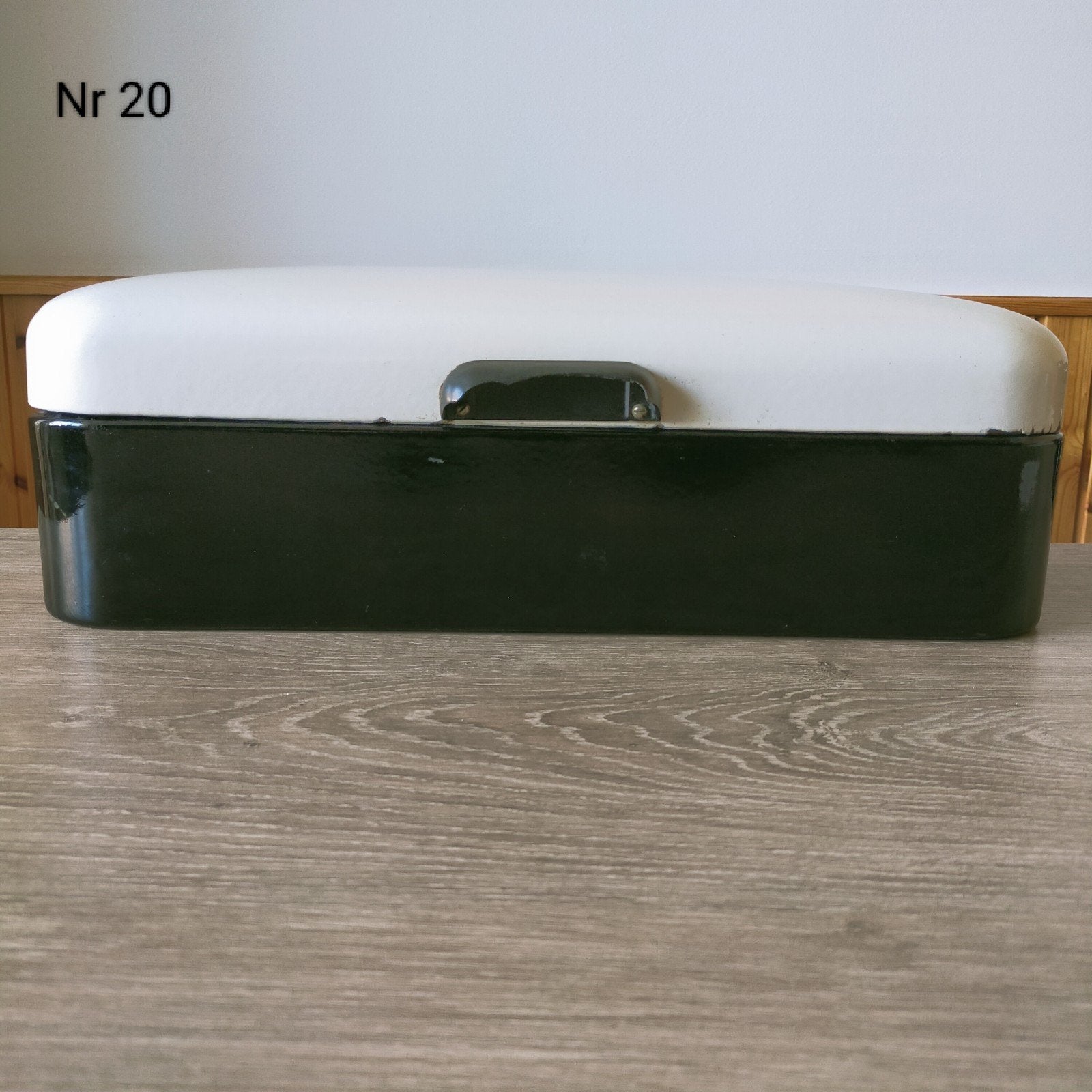 EMAILLE ZWARTE BROODTROMMEL MET BEIGE DEKSEL., Antiek en Kunst, Antiek | Emaille, Ophalen of Verzenden