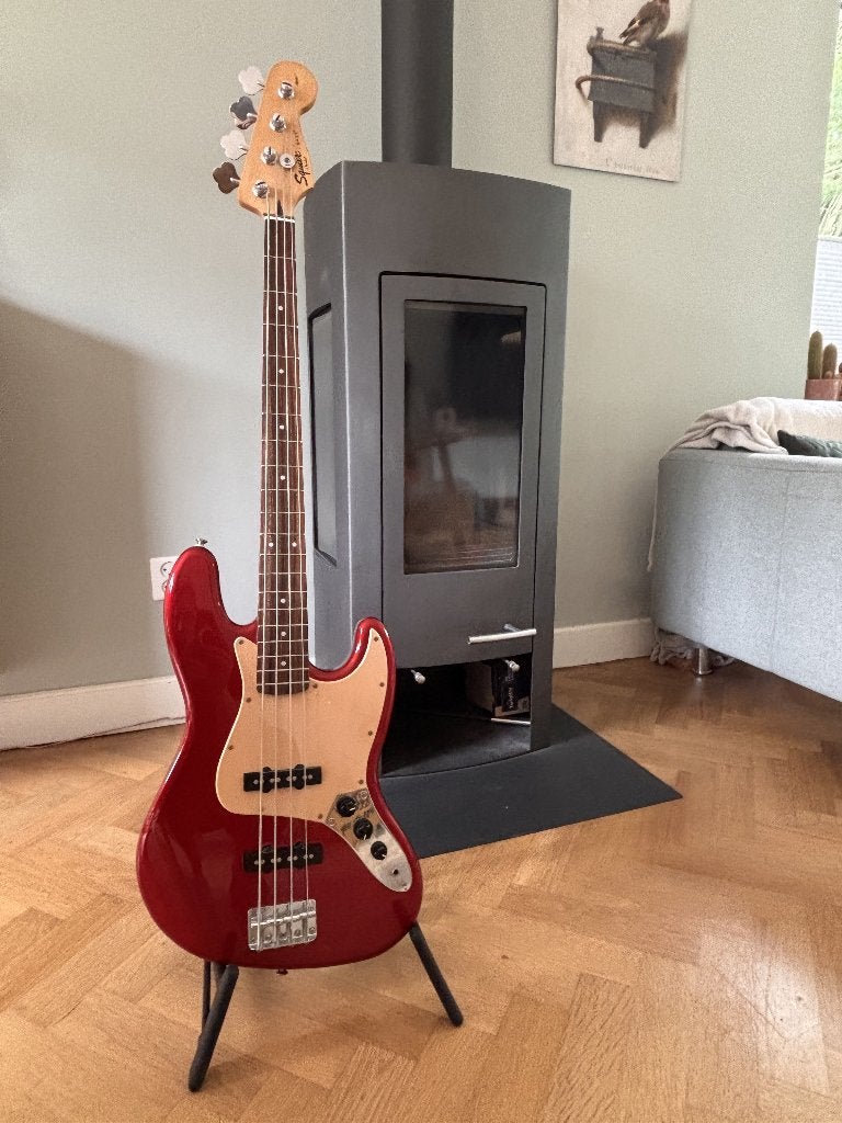 Squier Jazz Bass, Muziek en Instrumenten, Snaarinstrumenten | Gitaren | Bas, Zo goed als nieuw, Elektrisch, Ophalen