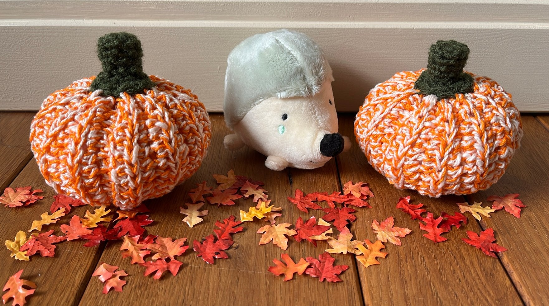 Gehaakte pompoenen kalebassen met egel & mini herfstbladeren, Ophalen of Verzenden, Zo goed als nieuw, Halloween of Griezel