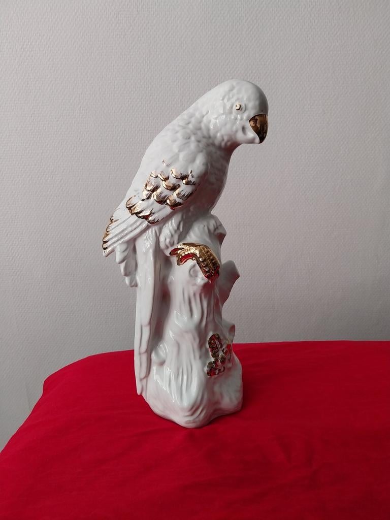 Witte porseleinen papegaai met gouden accenten, Verzamelen, Ophalen of Verzenden, Zo goed als nieuw, Dier