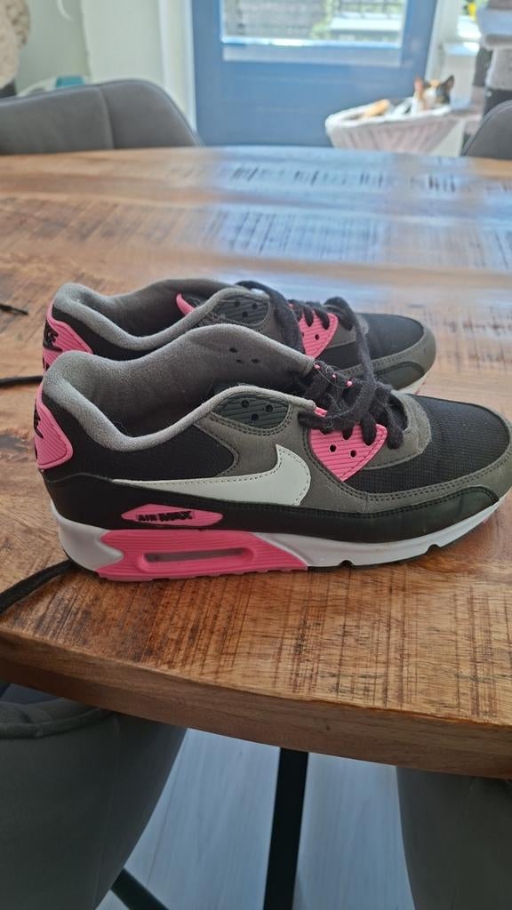 Nike air max grijs met zwart en roze maat 40, Ophalen of Verzenden, Zo goed als nieuw, Overige typen, Nike