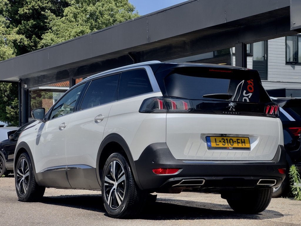 Peugeot 5008 1.2 AUT8 GT 7PERS PANODAK LEDER NAVI CAMERA DIG, Auto's, Peugeot, Gebruikt, 1199 cc, 7 stoelen, Wit