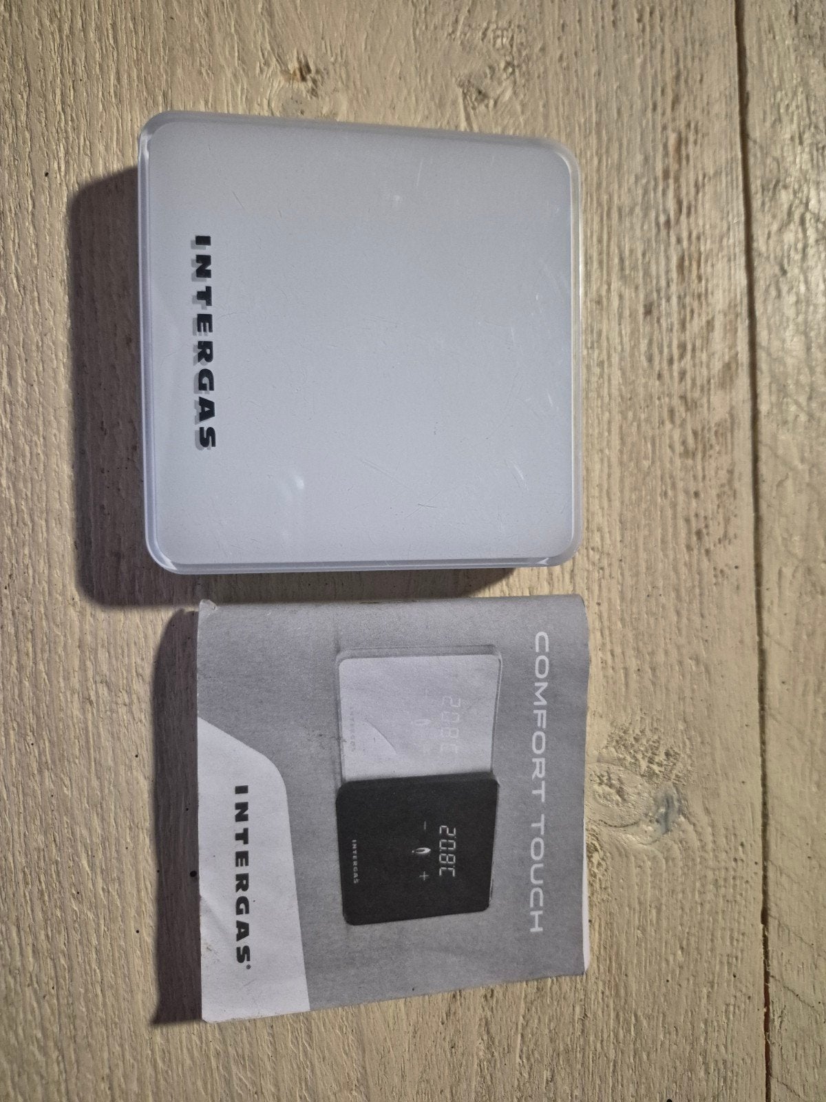 Intergas Comfort Touch thermostaat wit met handleiding, Doe-het-zelf en Verbouw, Thermostaten, Ophalen of Verzenden, Slimme thermostaat