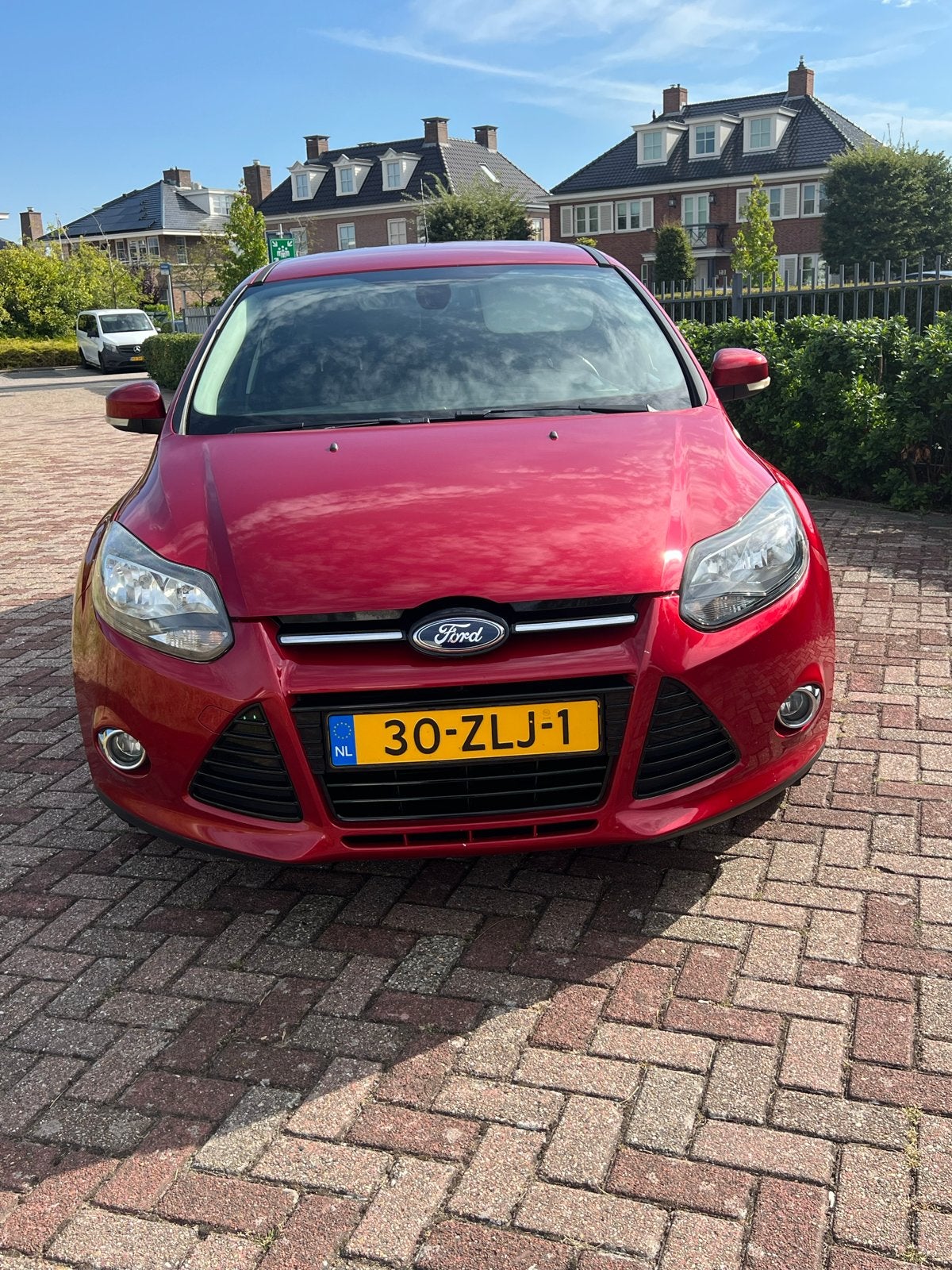 Ford Focus 1.0 Ecoboost 92KW Wagon 2013 Rood, Navigatiesysteem, Origineel Nederlands, Handgeschakeld, 3 cilinders