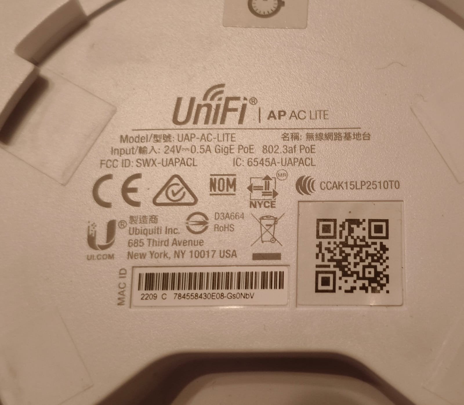 4x Ubiquiti Unifi access points + Hikvision hub, Computers en Software, Accesspoints, Ophalen of Verzenden, Zo goed als nieuw