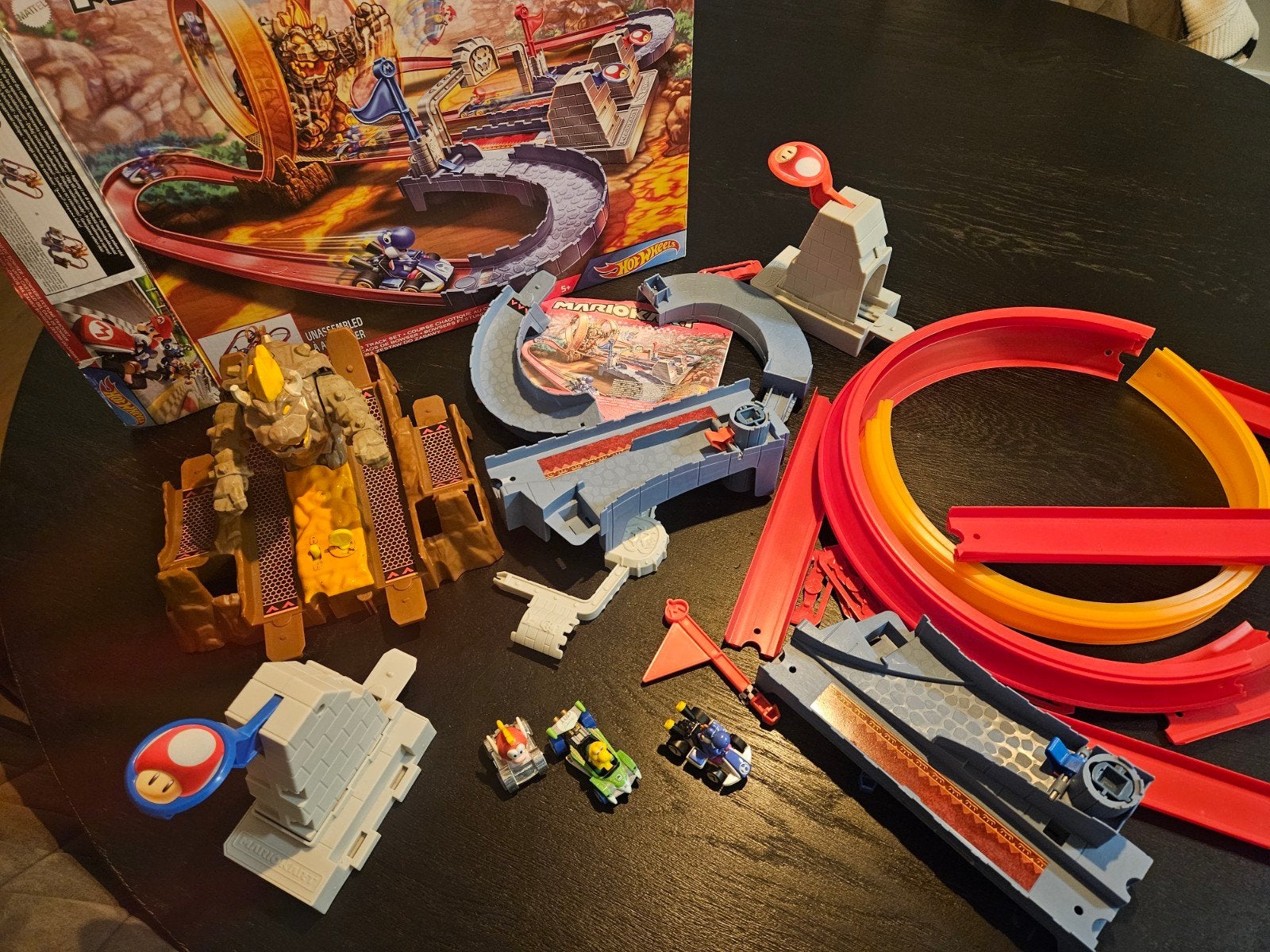 Hot Wheels Mario Kart Bowser's Castle Racebaan Set, Ophalen, Hot Wheels, Handmatig, Met looping