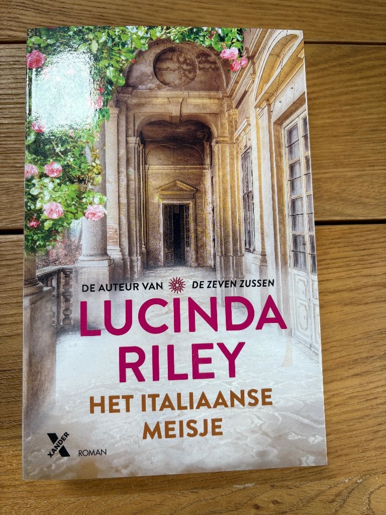 Lucinda Riley - Het Italiaanse meisje, Ophalen of Verzenden, Zo goed als nieuw