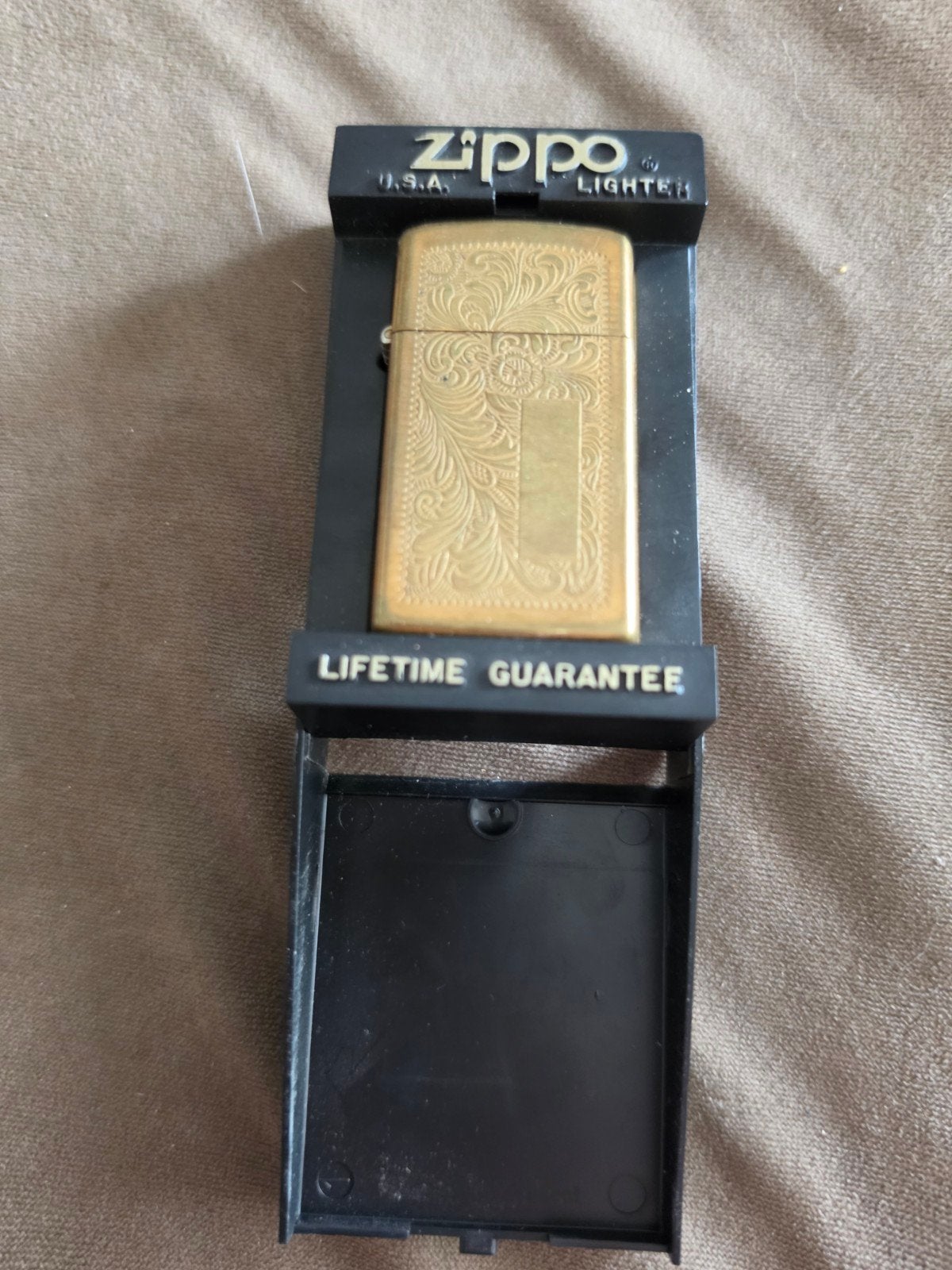 Zippo Aansteker - Nieuw in Doos, Gouden Patroon, Ophalen of Verzenden, Nieuw, Aansteker