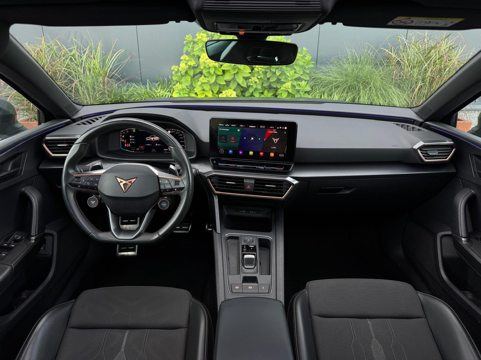 Cupra Leon 1.4 e-Hybrid VZ Copper 245PK PANO|NAVI|APPLE CARP, 77 km/l, Gebruikt, 4 cilinders, Leon