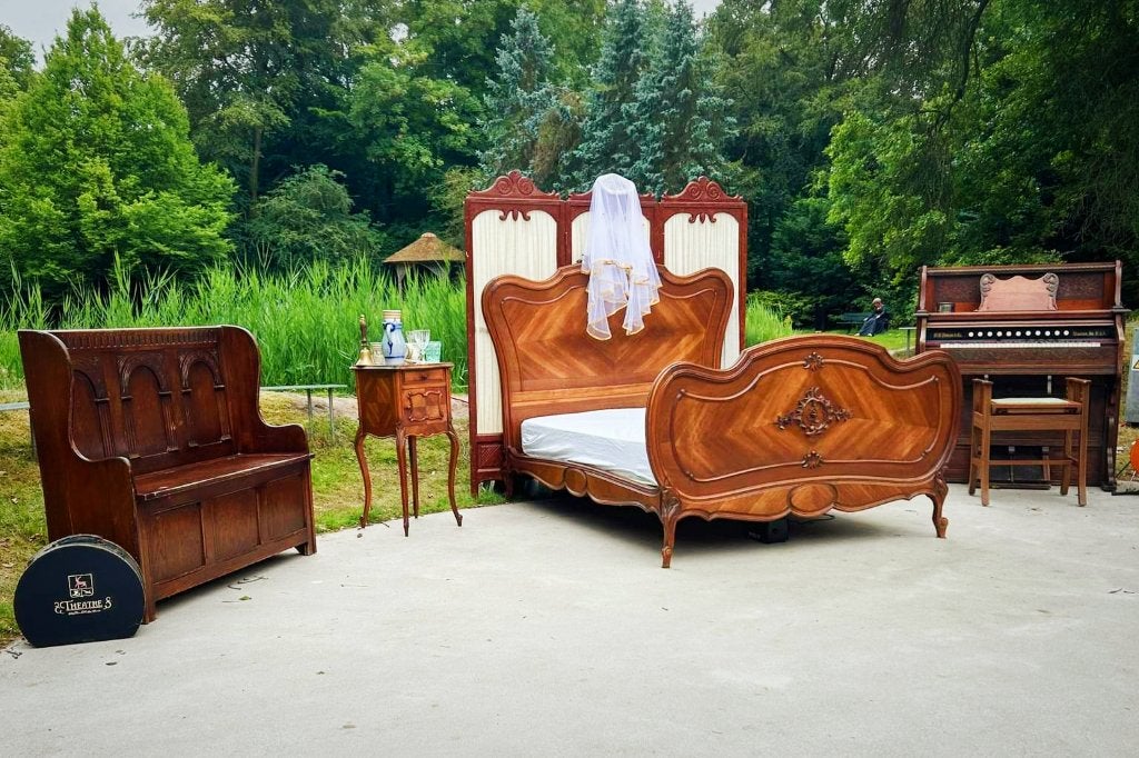 Antiek Frans hotel bed, Ophalen