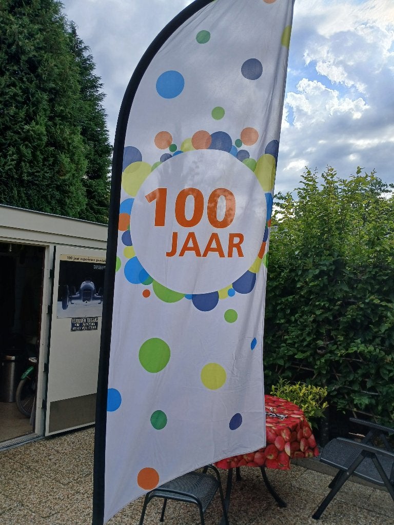 100 jaar feestvlag / Banier voor bedrijf of persoon, Ophalen of Verzenden, Zo goed als nieuw