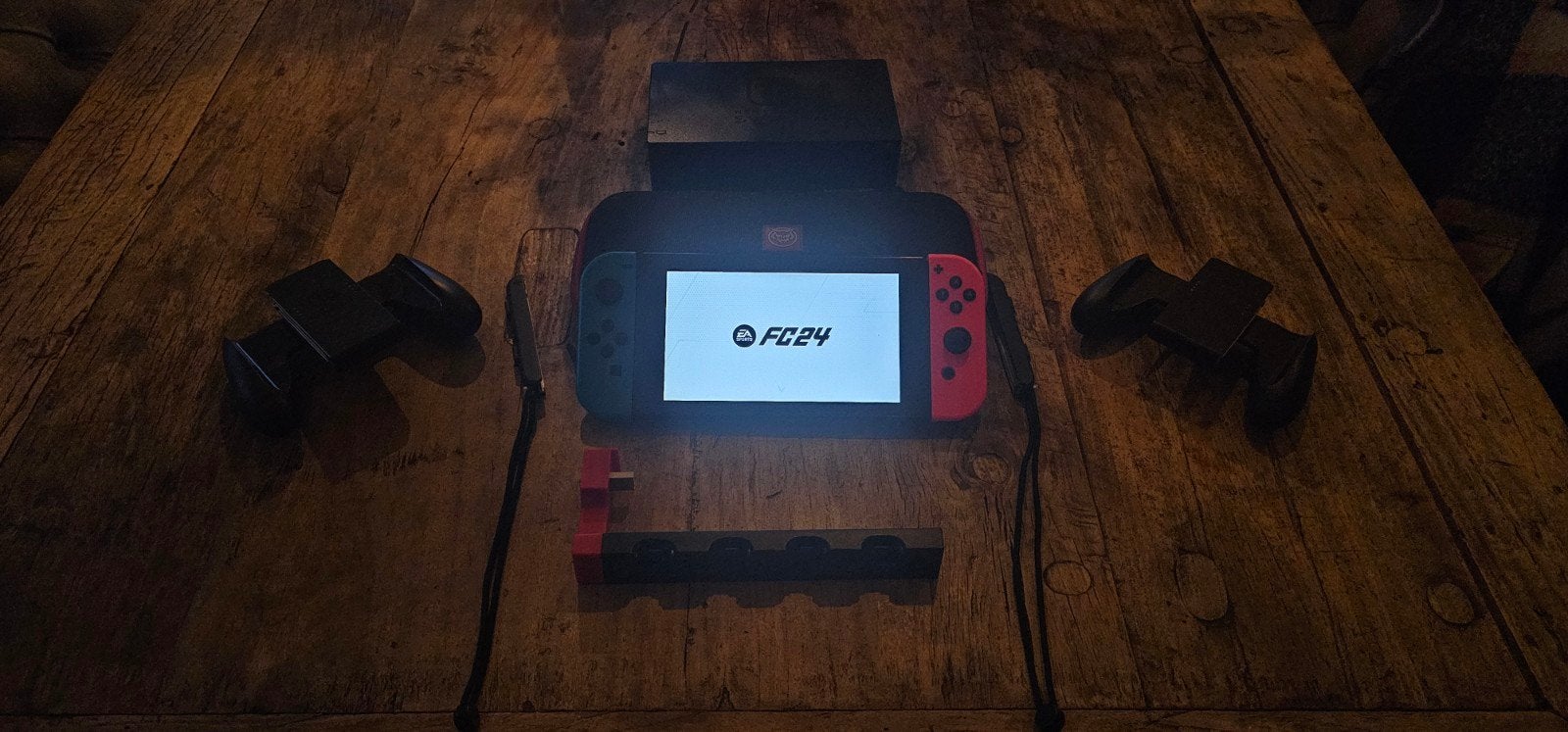 Nintendo switch v2 met fc24, Ophalen of Verzenden, Zo goed als nieuw, Met 2 controllers, Switch 2019 Upgrade