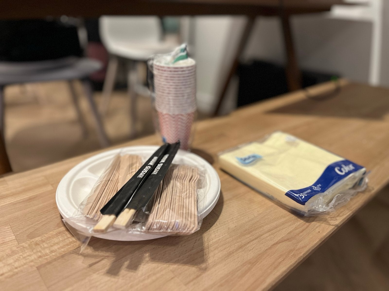 Free party utensils, sports camera, whiteboard markers, etc, Ophalen, Gebruikt, Beige, Landelijk