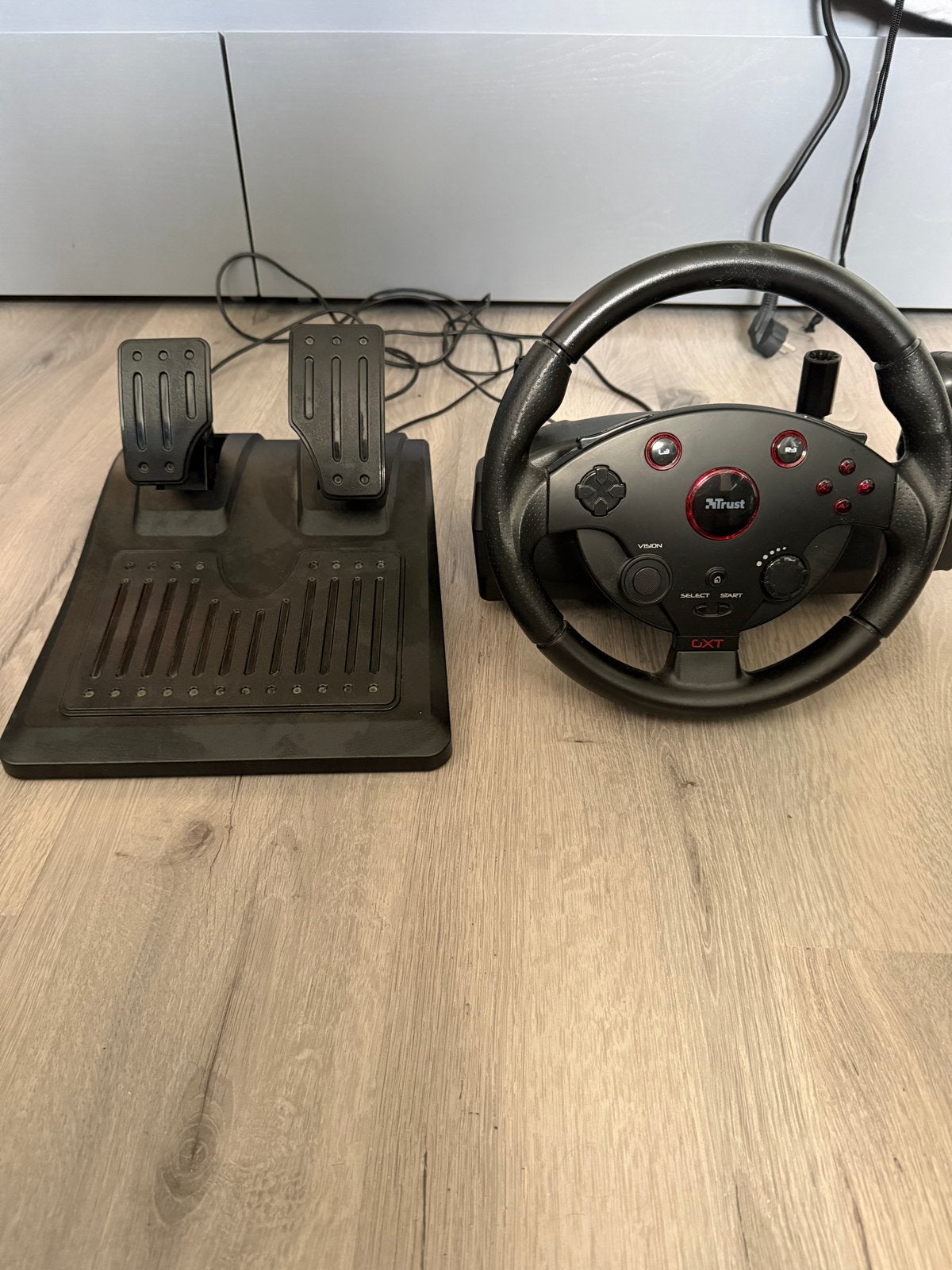 Trust GXT Racestuur met pedalen voor PC/PlayStation, Spelcomputers en Games, Racestuur, Gebruikt, Ophalen of Verzenden, PC
