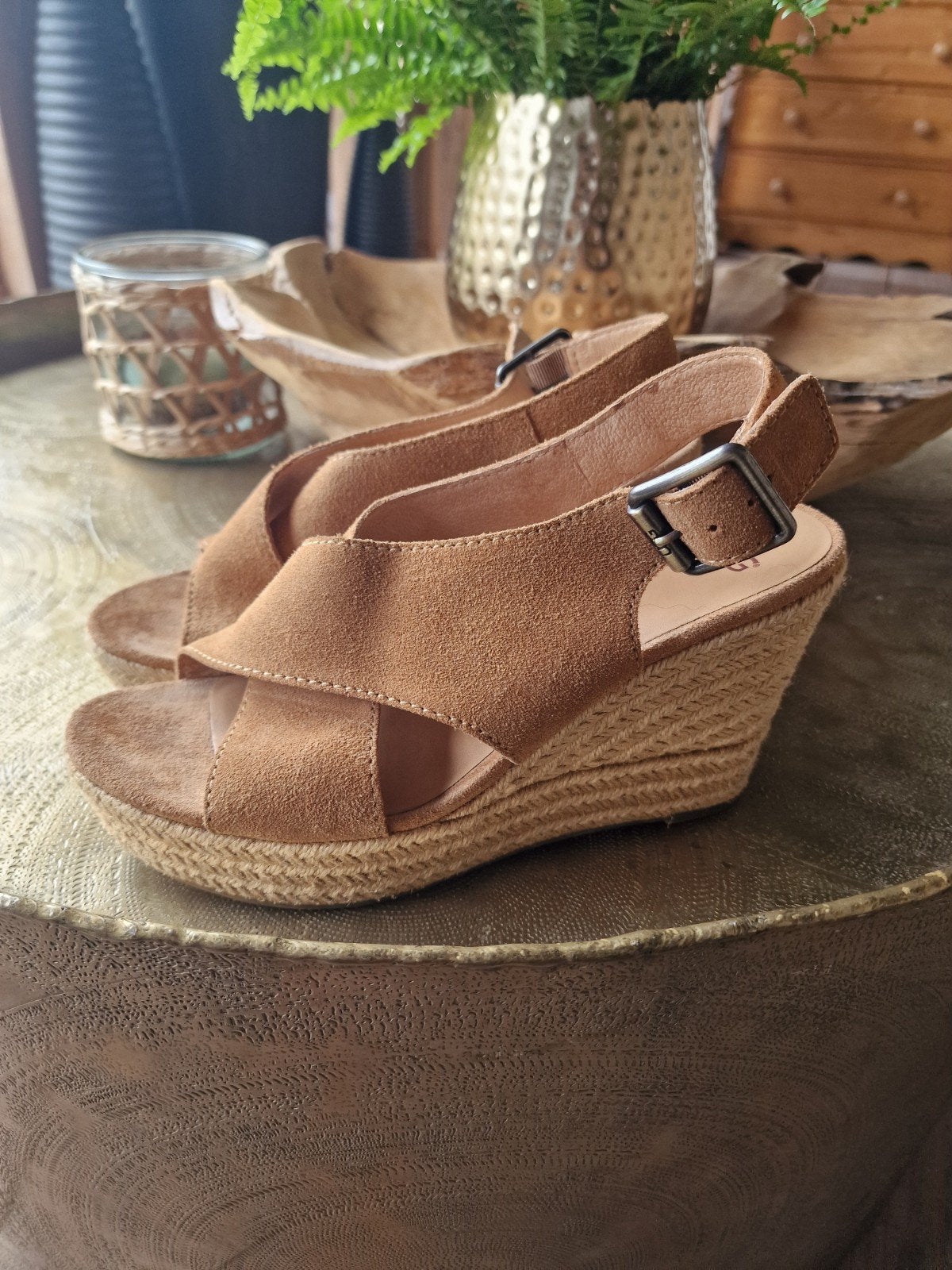 UGG sleehak sandalen maat 40 bruin, Kleding | Dames, Schoenen, UGG, Bruin, Zo goed als nieuw, Sandalen of Muiltjes