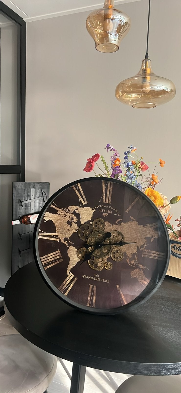 Old Town Clocks Wandklok met Wereldkaart en Tandwielen, Ophalen of Verzenden, Zo goed als nieuw, Analoog, Wandklok