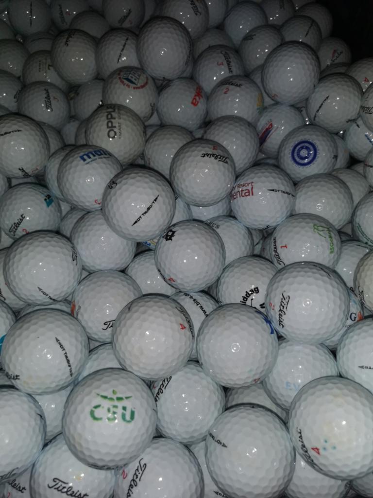 Titleist dt trusoft golfballen 50 stuks AAAA kwaliteit, Sport en Fitness, Golf, Ophalen of Verzenden, Zo goed als nieuw, Bal(len)