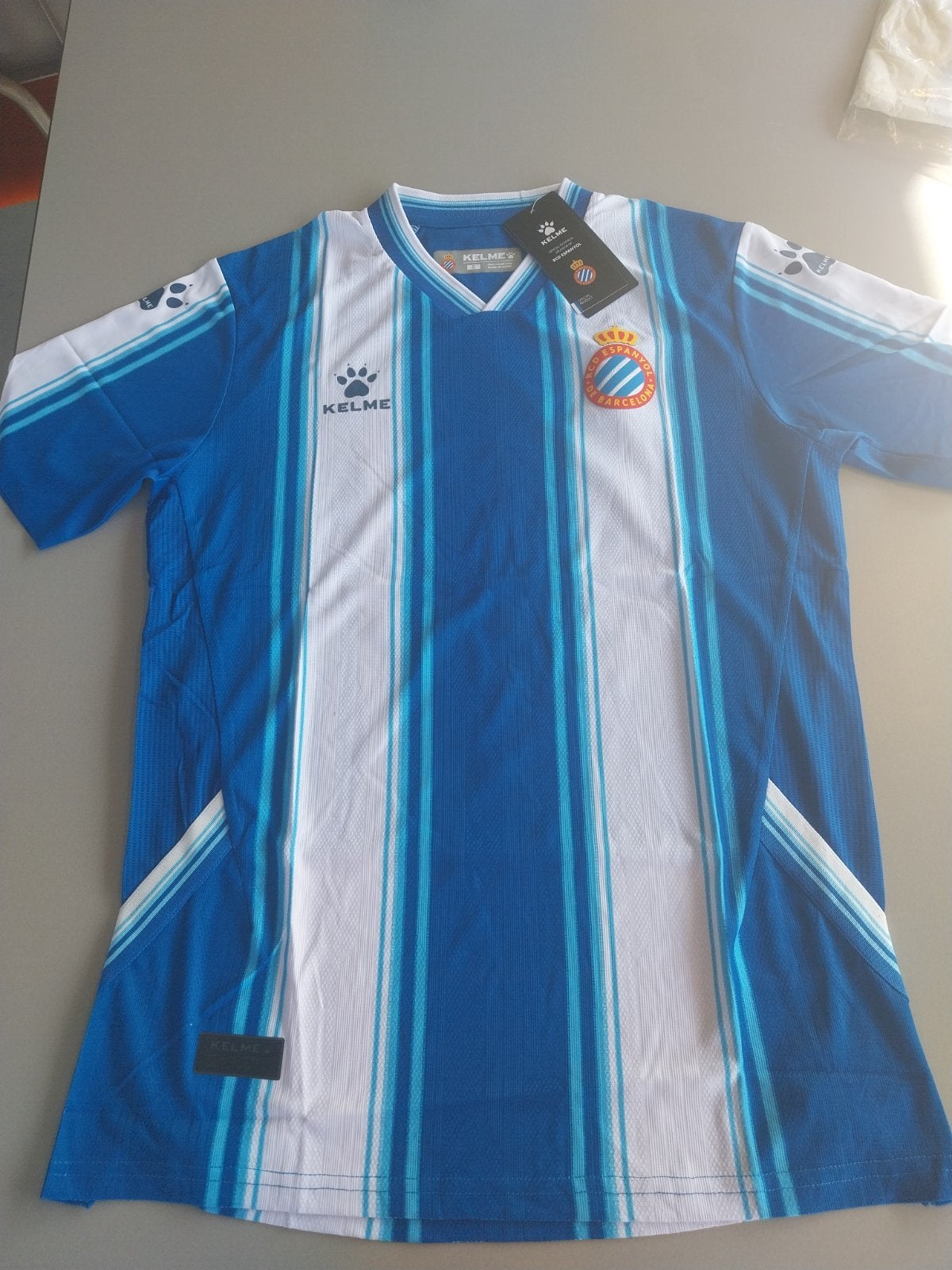 RCD Espanyol thuisshirt 2022/23 maat S, Sport en Fitness, Maat S, Verzenden, Nieuw, Shirt