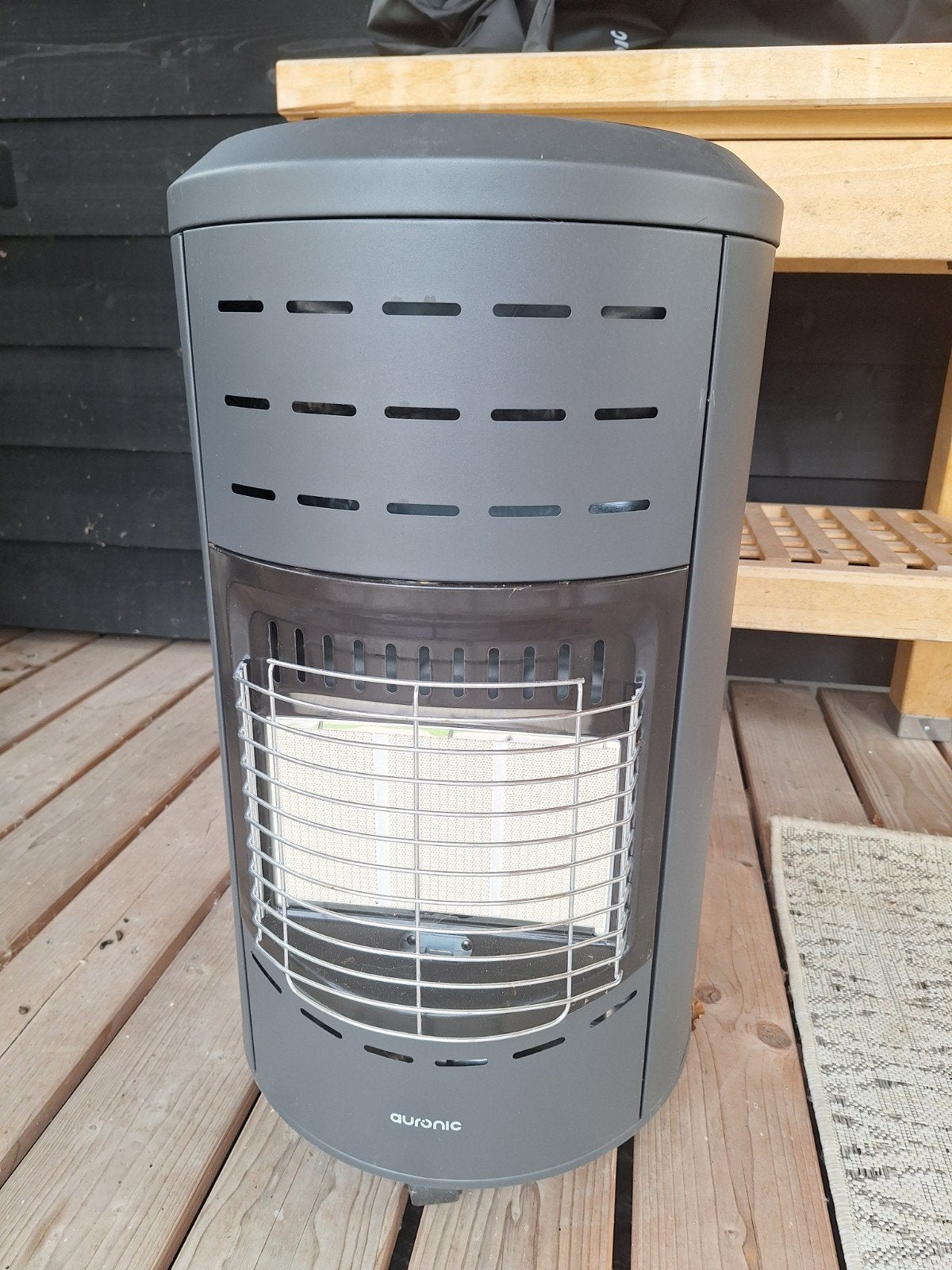 Auronic Verrijdbare Gaskachel met Hoes en Instructieboekje, Gas, Ophalen of Verzenden, Zo goed als nieuw, Vrijstaand