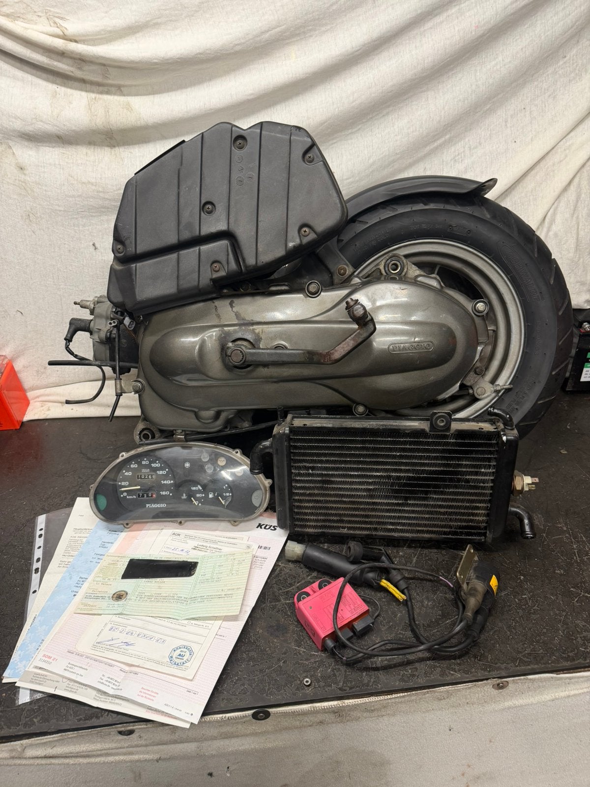 Hexagon 125cc blok met papieren, Motoren, Ophalen