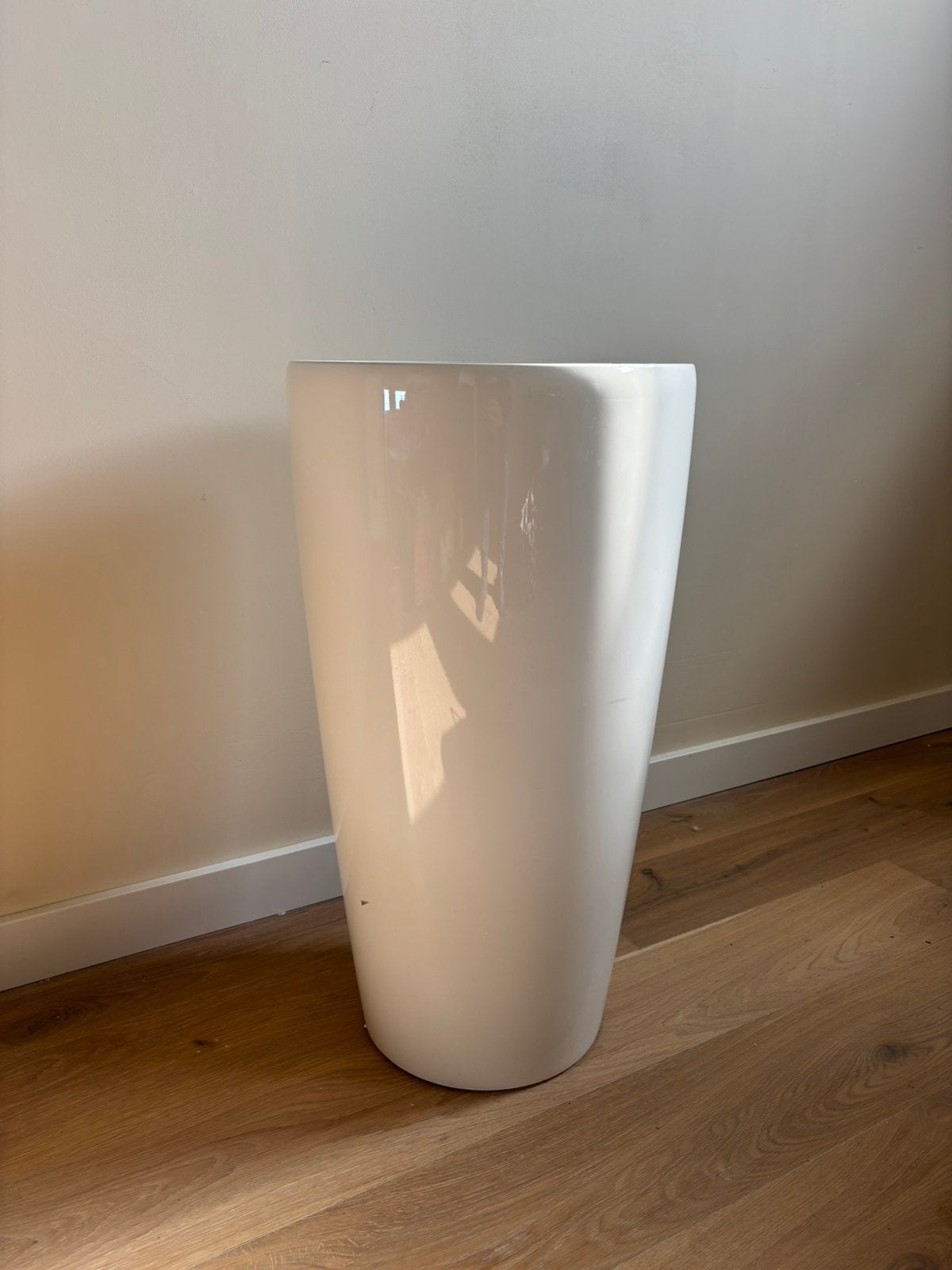 Witte bloempot binnen 65 cm hoog, Ophalen, Rond, Binnen, Zo goed als nieuw