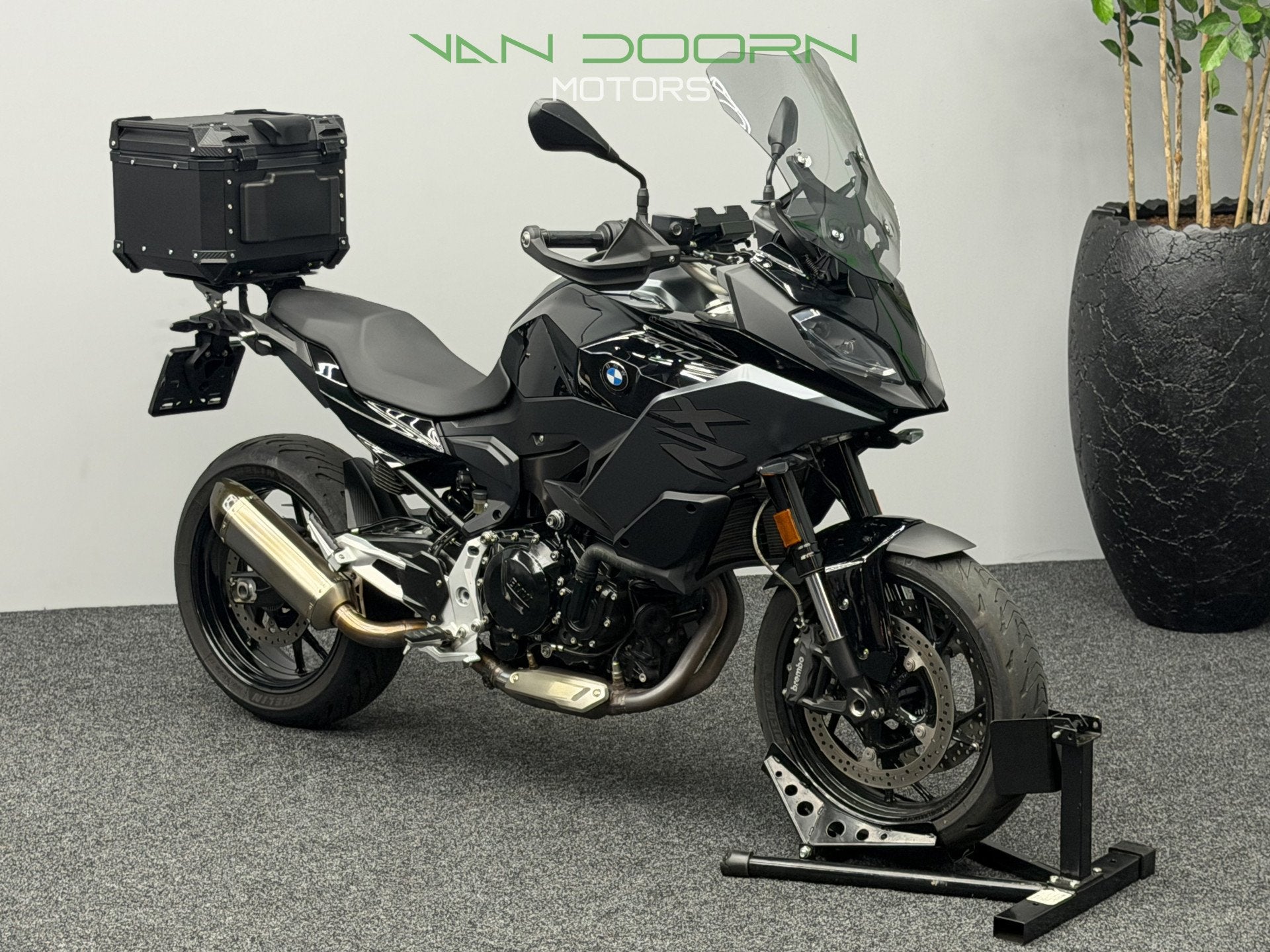 BMW F 900 XR | TRIPLE BLACK | 2023 | DOMINATOR | 12DKM | 35K, Motoren, 895 cc, Info@vandoornmotors.nl, Handvatverwarming, Kraaivenstraat 23-5
5048AB  TILBURG, NL