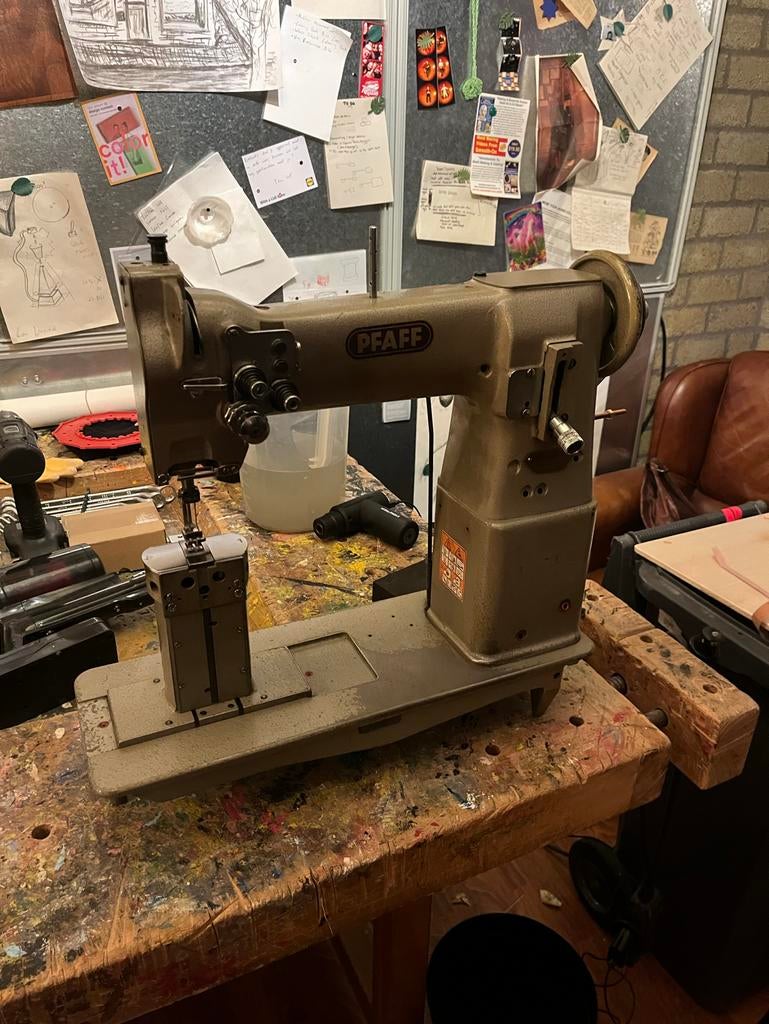 Pfaff 192 Dubbel Naald Zuil Naaimachine, Ophalen, Naaimachine, Industrieel, Gebruikt