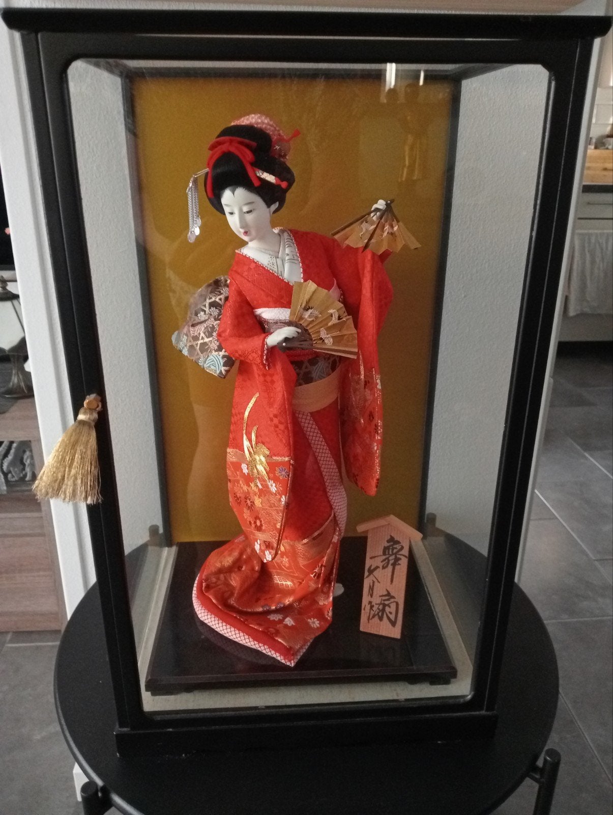 Prachtige Japanse Geisha pop in kimono met waaier, Ophalen, Zo goed als nieuw, Pop