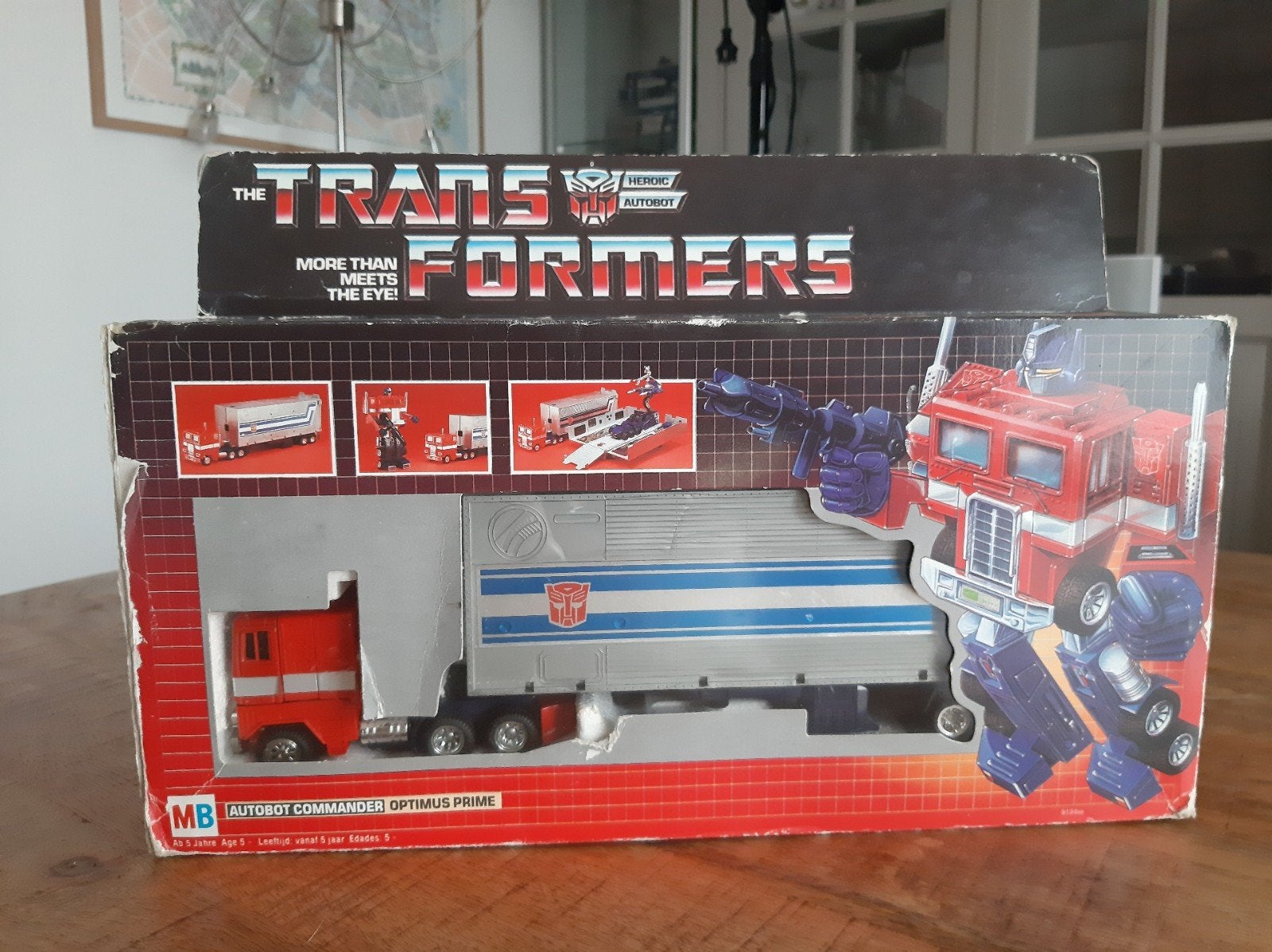 Transformers G1 Milton Bradley mb red feet Optimus Prime, Verzamelen, Transformers, G1, Ophalen of Verzenden, Gebruikt, Autobots