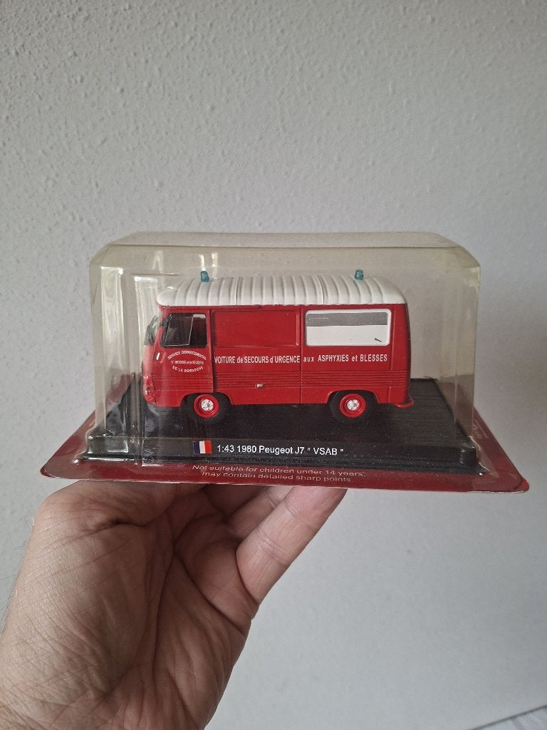 Peugeot J7 VSAB 1980 Brandweerbus - 1:43 Amercom / Del Prado, Ophalen of Verzenden, Nieuw, Auto, Overige merken