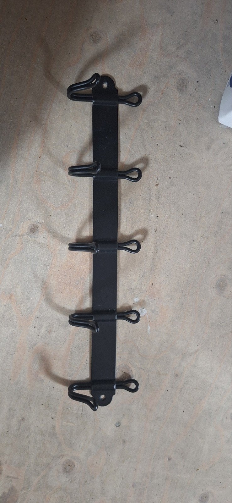 Zwarte metalen wandkapstok met 5 haken, Wandkapstok, Gebruikt, Ophalen of Verzenden, Minder dan 100 cm