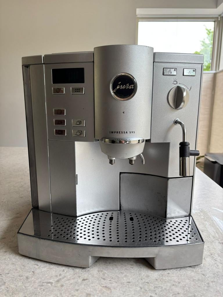Jura Impressa S95 Koffiezetapparaat Zilver - Koffieautomaat, Witgoed en Apparatuur, Koffiezetapparaten, Gebruikt, Koffiemachine