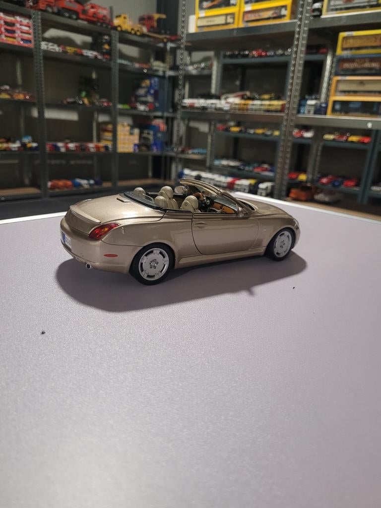 Lexus cabrio, Hobby en Vrije tijd, Modelauto's | 1:18, Maisto, Auto, Ophalen of Verzenden, Maisto