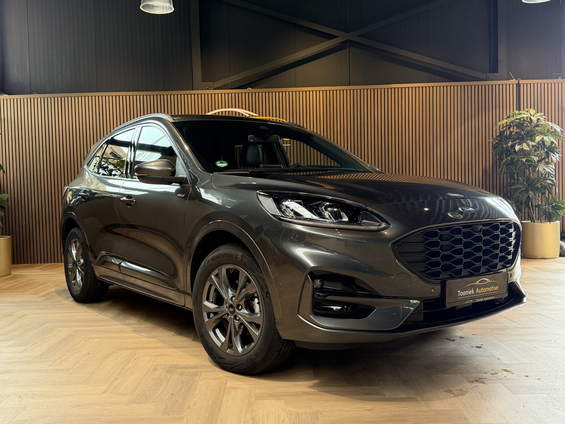 Ford Kuga 2.5 PHEV Titanium VERWARMDE STOELEN VOOR EN ACHTER, Dealer onderhouden, Gebruikt, 4 cilinders, Met garantie (alle)