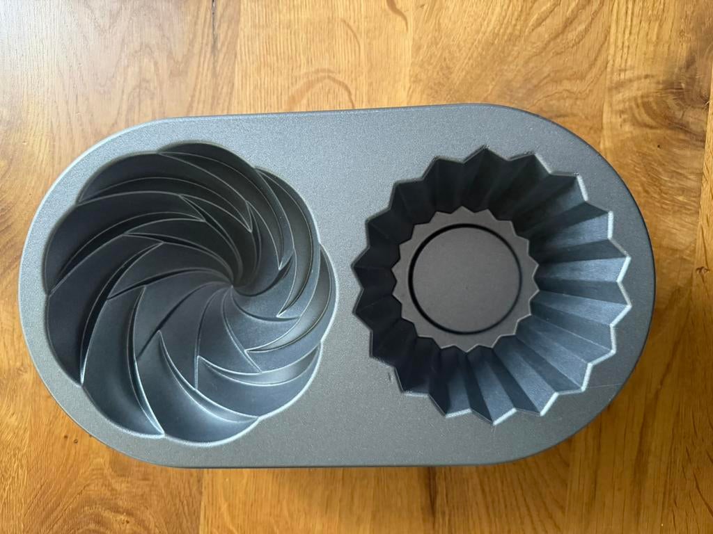 Een Nordic Ware The Giant Cupcake Pan, Hobby en Vrije tijd, Taarten en Cupcakes maken, Ophalen of Verzenden, Nieuw