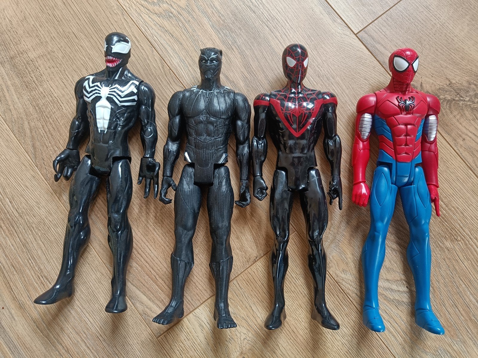 Actiefiguren: Venom, Miles Morales, Spider-Man, Black, Ophalen of Verzenden