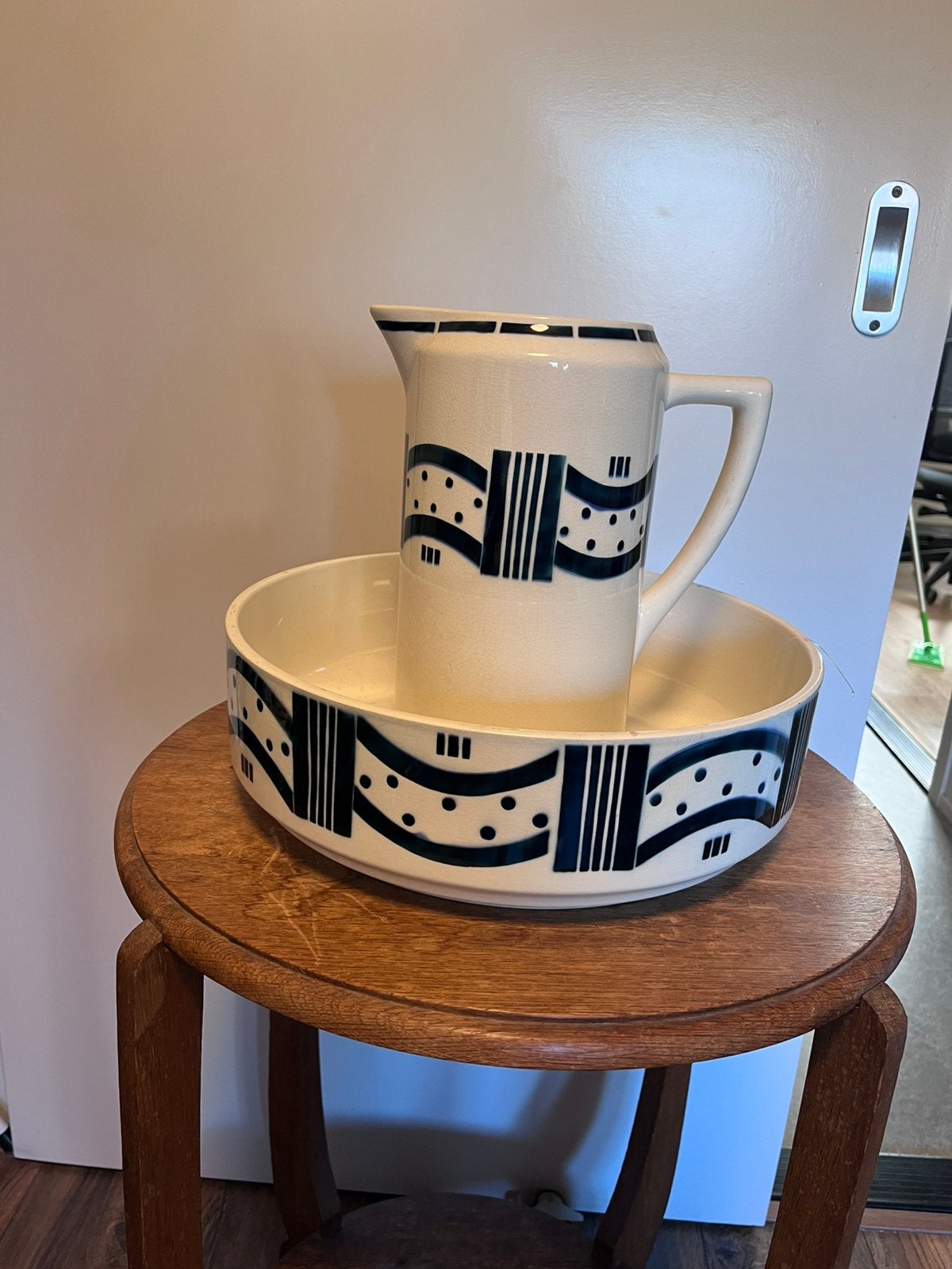 Art deco waskom met waterkan— Africaine, Ophalen
