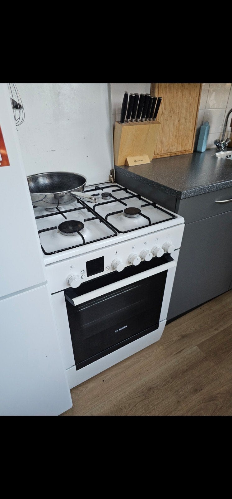 Gasfornhuis met oven, Ophalen