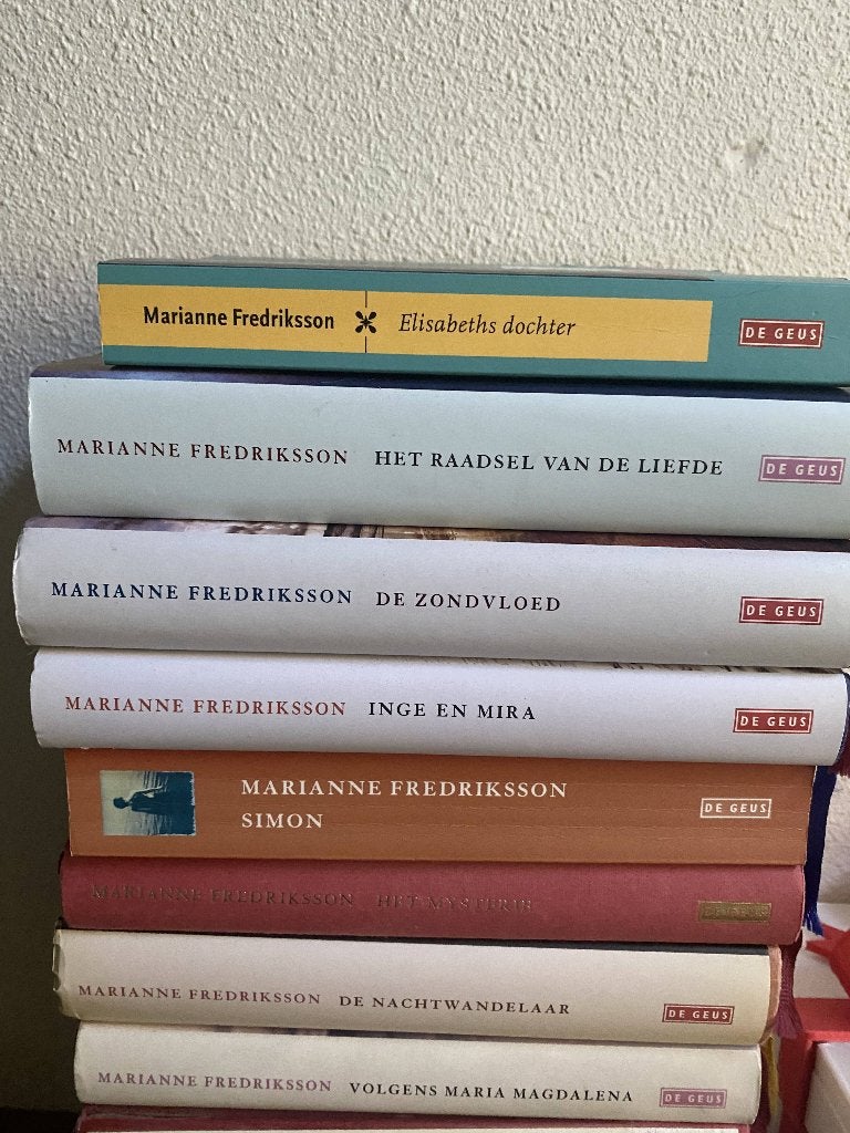 Marianne Fredriksson 8x, Ophalen of Verzenden, Zo goed als nieuw, Marianne Fredriksson