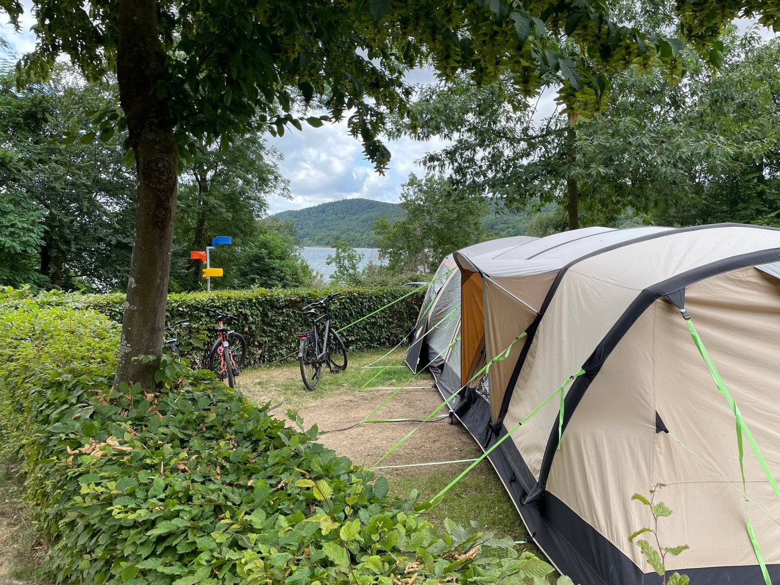 Kampa Croyde Air 6-persoons opblaasbare tent met extraluifel, Caravans en Kamperen, Tenten, Ophalen, Gebruikt, Tot en met 6