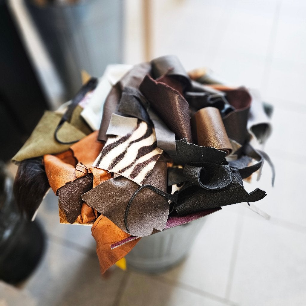 Leren restanten - diverse kleuren en maten, Hobby en Vrije tijd, Stoffen en Lappen, Gebruikt, Meerkleurig, Leer of Kunstleer, Ophalen of Verzenden