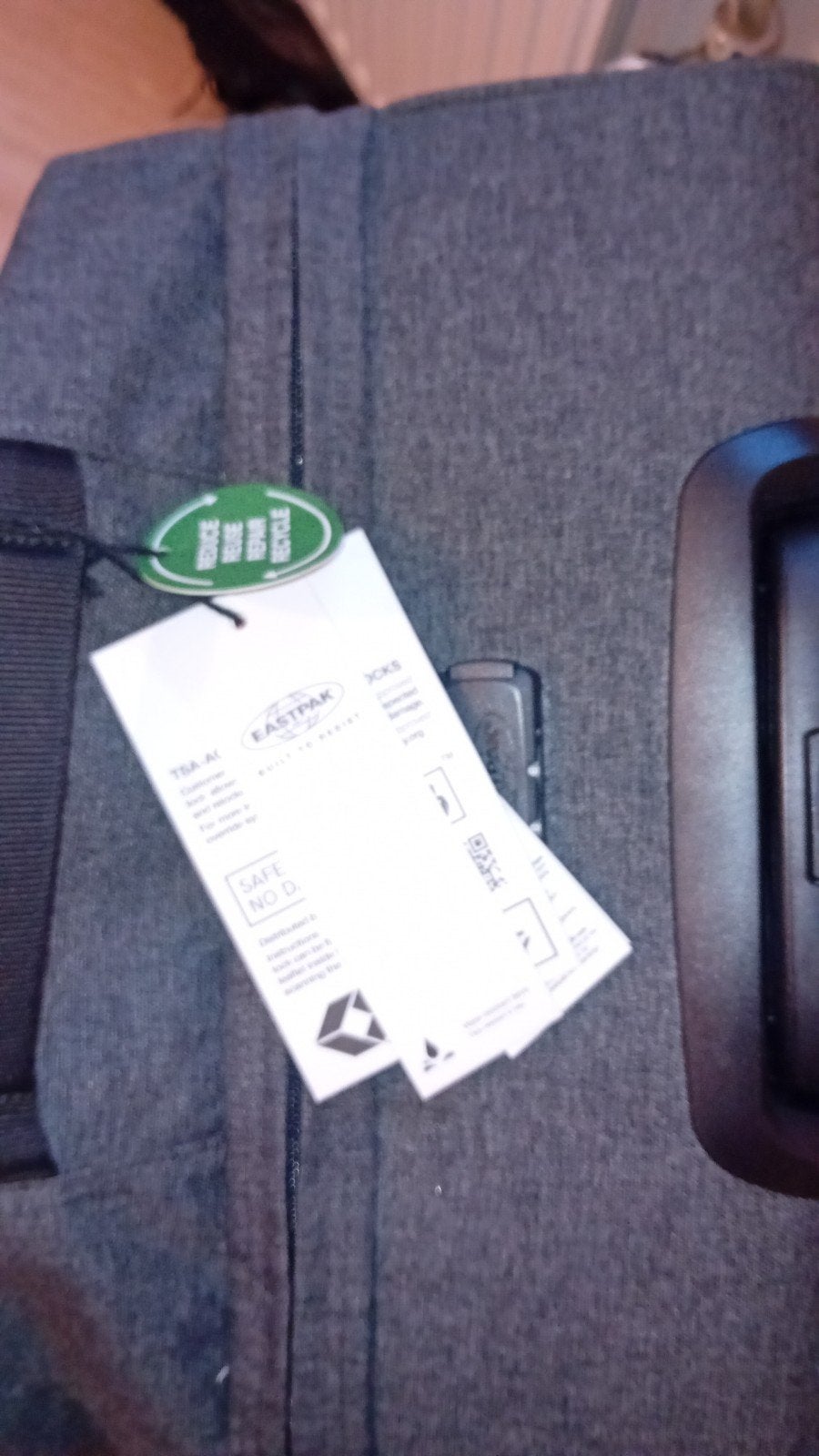 Eastpak Grote Reiskoffer Grijs €90-, Nieuw met Label, Computers en Software, Laptoptassen, Nieuw, Overige typen, 15 inch, Overige merken