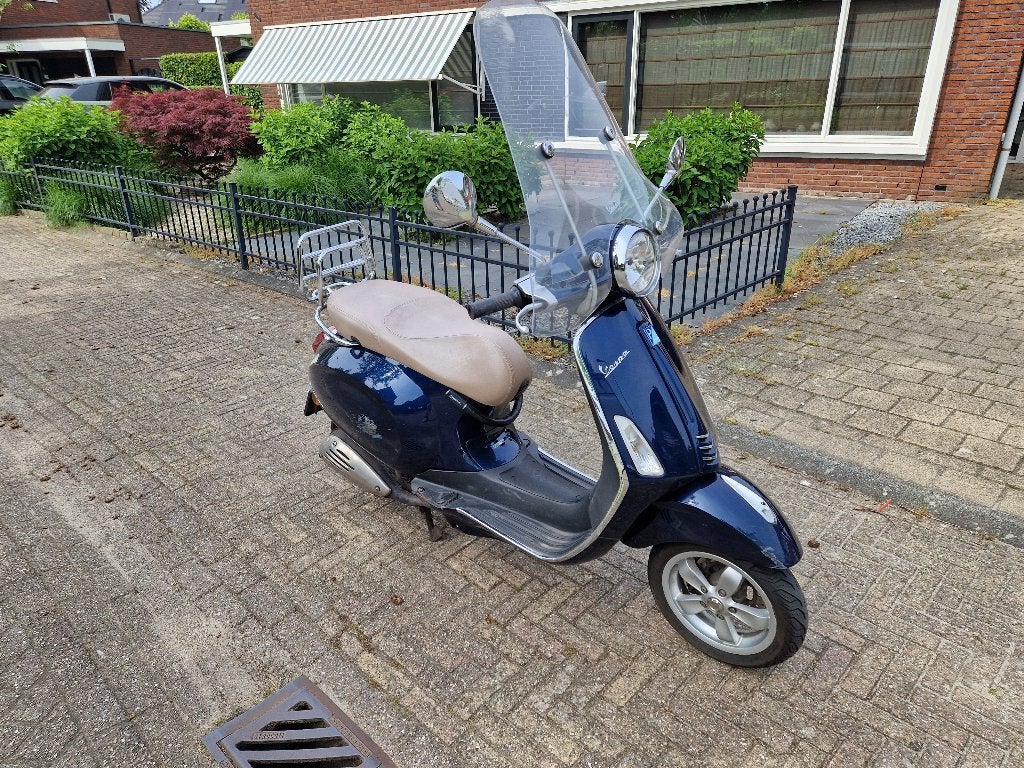 BIEDEN: Vespa primavera afkomstig van 1e eigenaar valschade, Ophalen, Zo goed als nieuw, Benzine, Overige modellen
